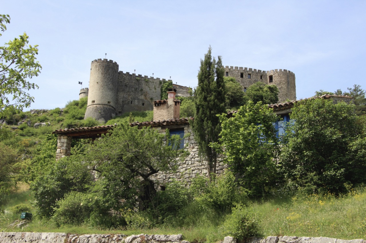 Rondkuieren in een village historique